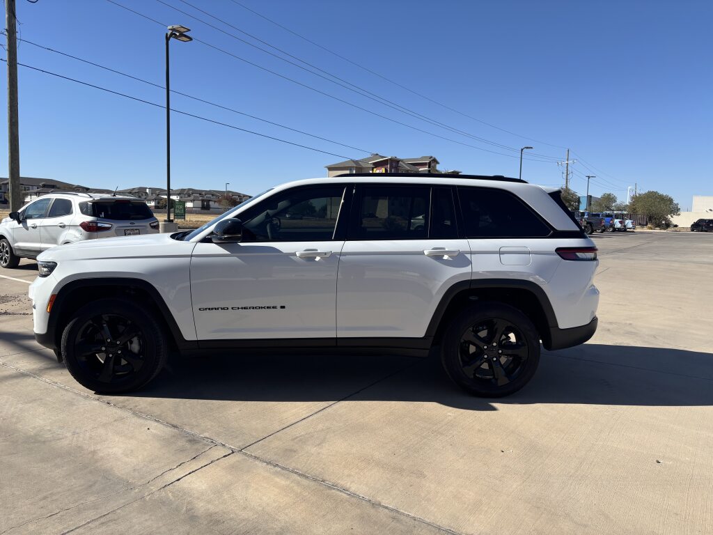 2024 Jeep Grand Cherokee (White)